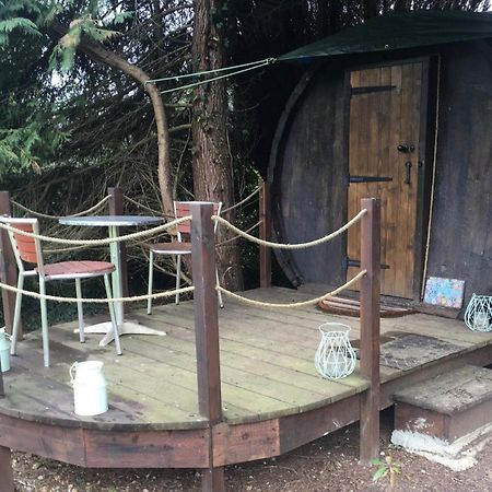 Charming 2-Bed Cabin In Domfront-En-Poiraie Perrou Экстерьер фото