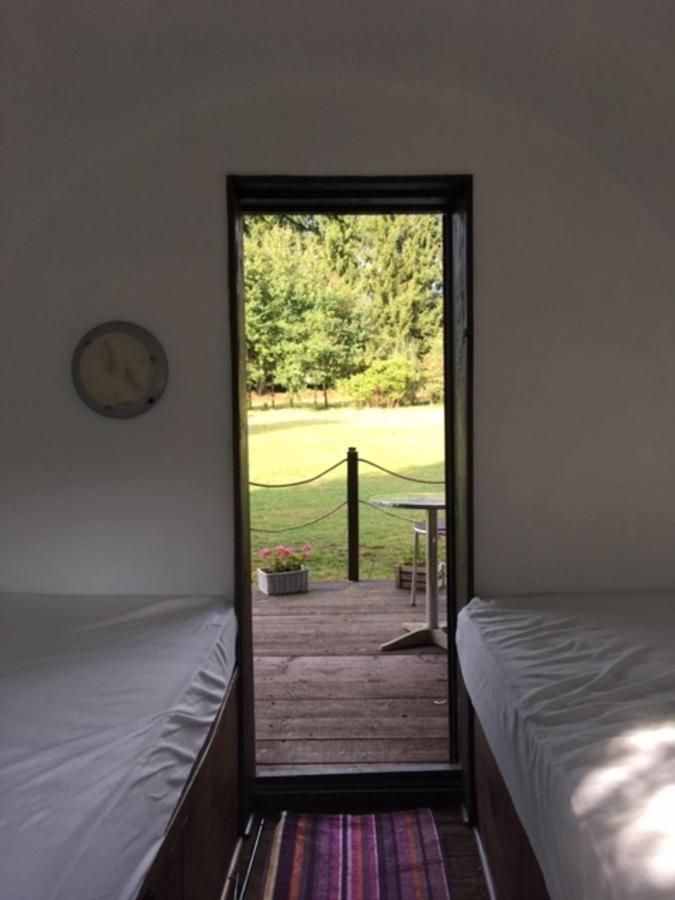 Charming 2-Bed Cabin In Domfront-En-Poiraie Perrou Экстерьер фото
