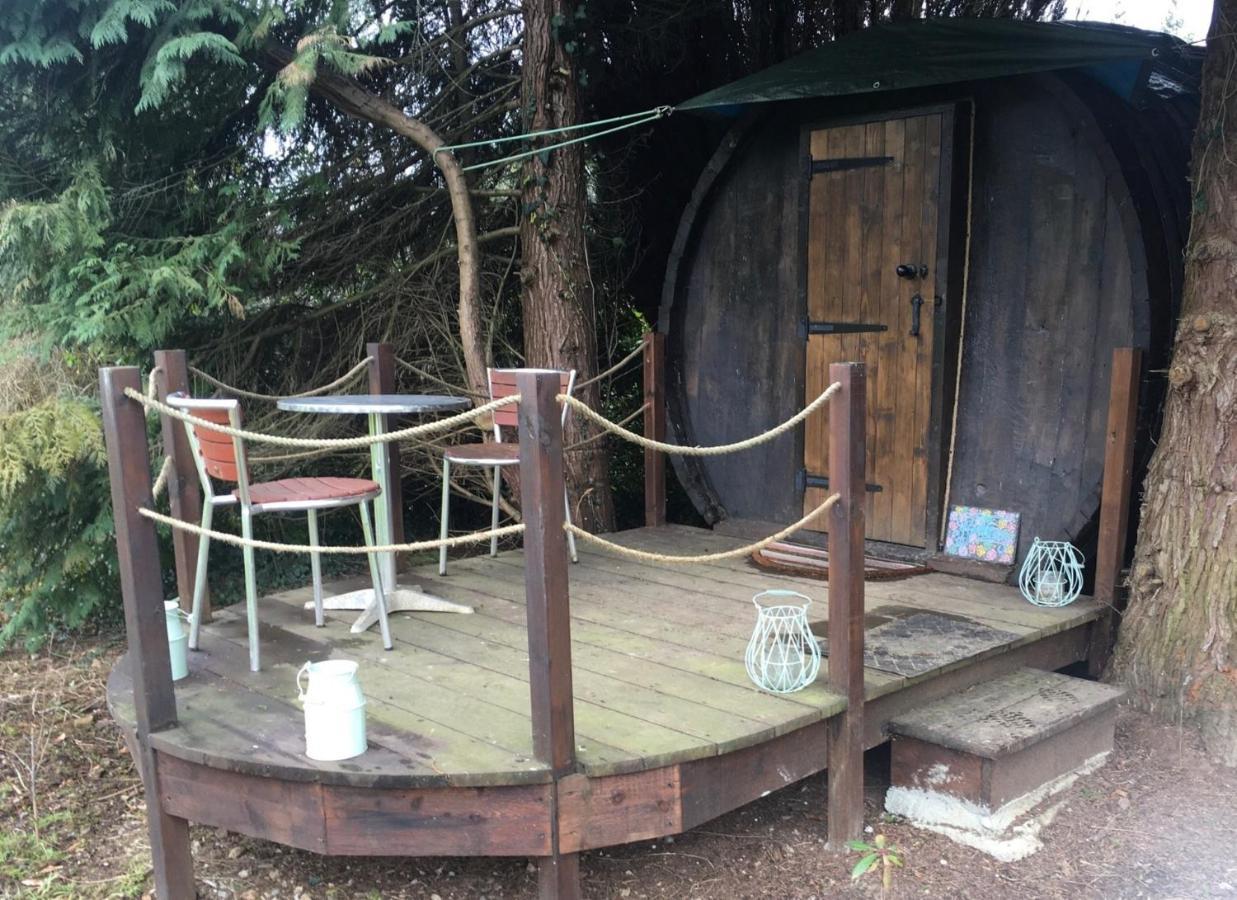 Charming 2-Bed Cabin In Domfront-En-Poiraie Perrou Экстерьер фото