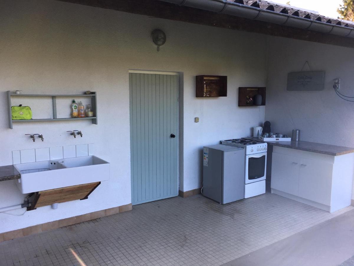 Charming 2-Bed Cabin In Domfront-En-Poiraie Perrou Экстерьер фото